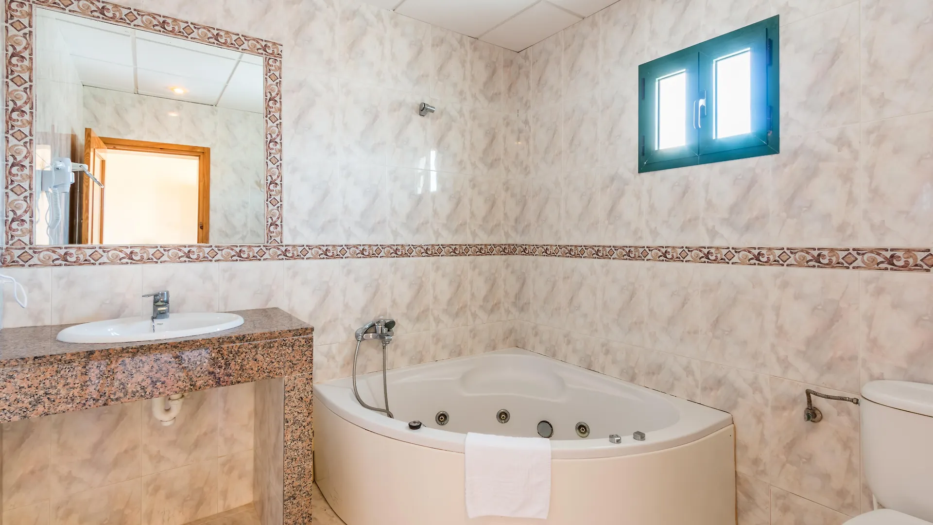 Apartamentos Moon Dreams Cabo De Banos Cala'N Blanes  3*, Cala'N Blanes (Menorca)