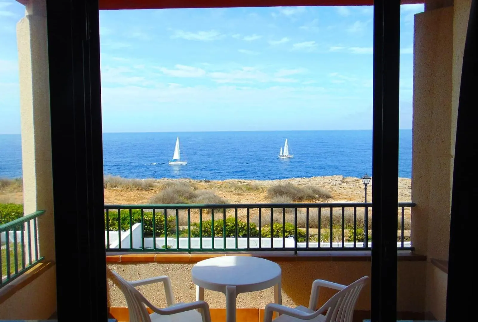 Apartamentos Moon Dreams Cabo De Banos Кала-эн-Бланес 3*,  Испания