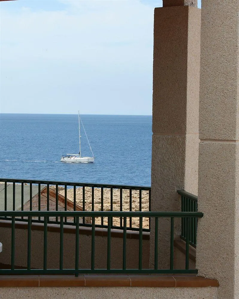 Отель Apartamentos Moon Dreams Cabo De Banos Кала-эн-Бланес